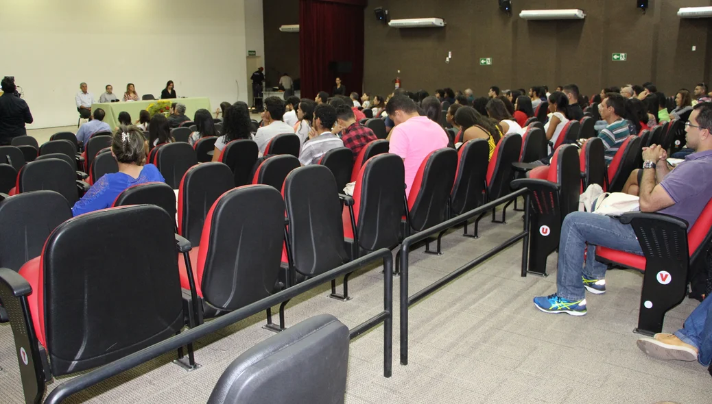 Mesa de honra do evento
