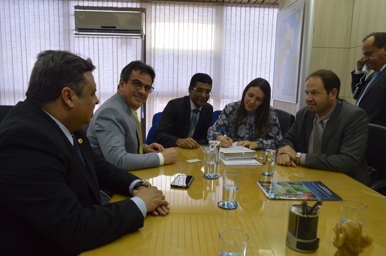 Ciro Nogueira durante reunião com a presidente da Codevasf