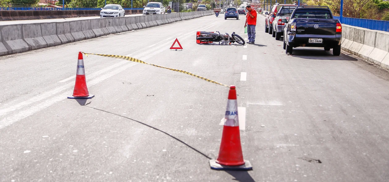 Acidente na ponte Wall Ferraz em Teresina Piauí 