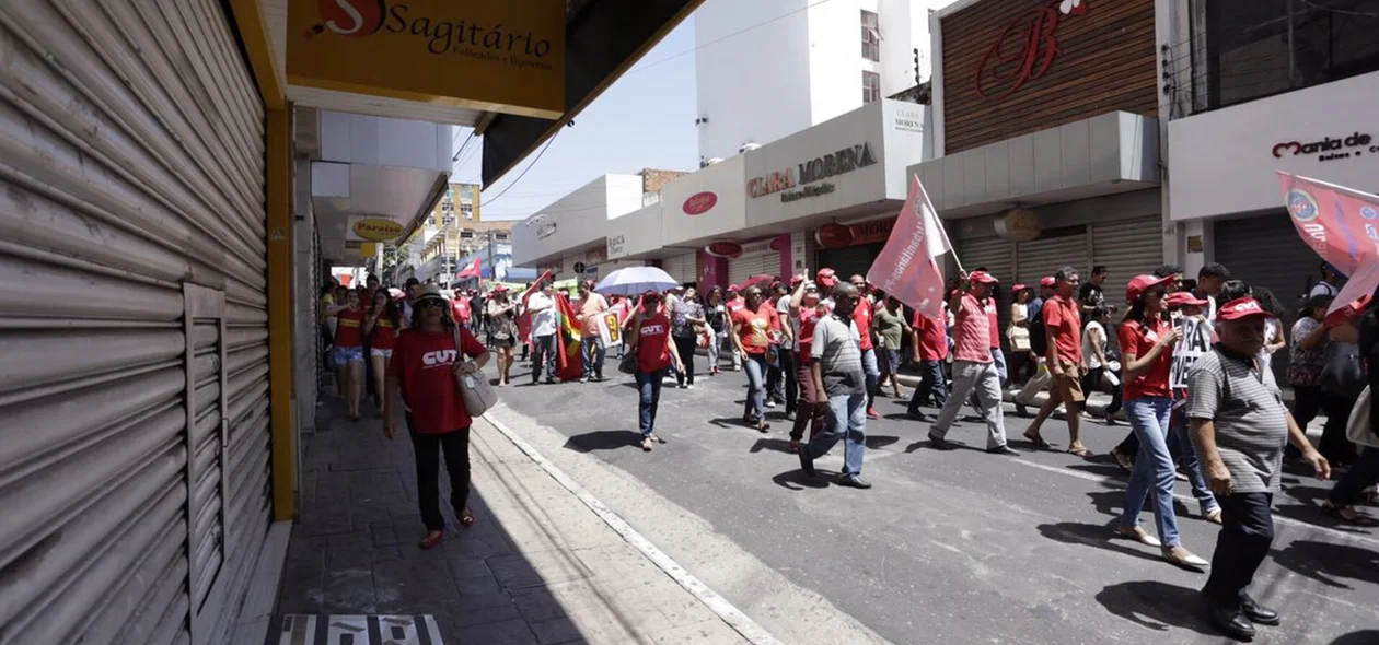O ato aconteceu na manhã desta sexta-feira