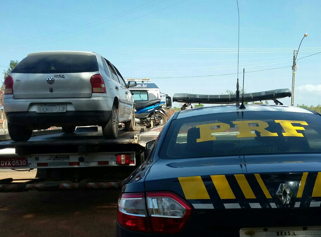 PRF apreende veículo em Parnaíba