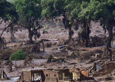 Barragem de Mariana se rompeu ano passado