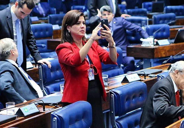 Jornalista Francy Rodrigues