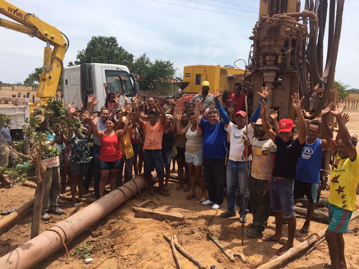 Júlio Arcoverde participa de perfuração de poço na zona rural de Teresina