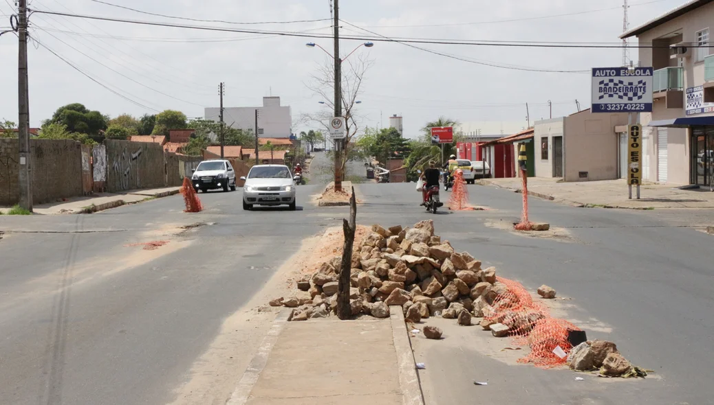 Moradores reclamam da sinalização