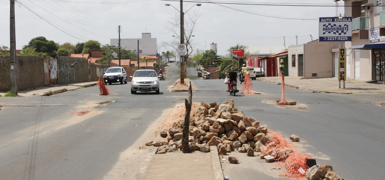 Moradores reclamam da sinalização