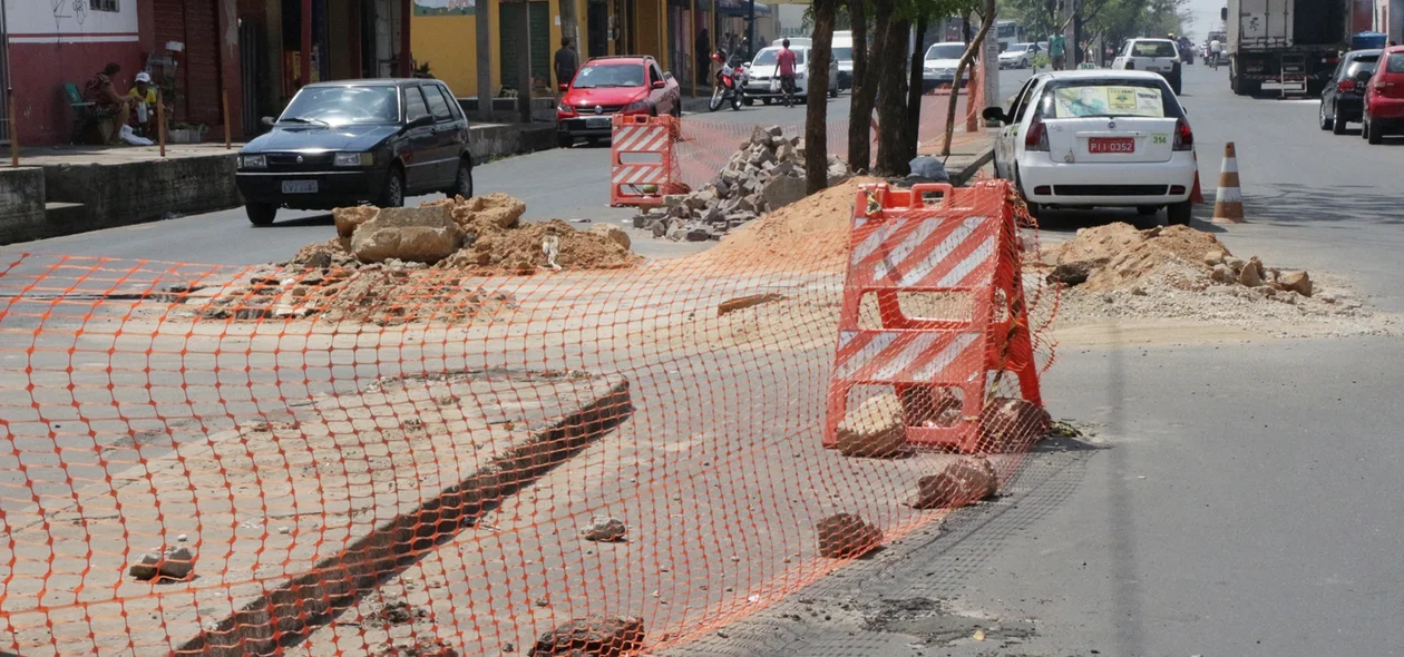Obras estão paradas na Avenida Zequinha Freire