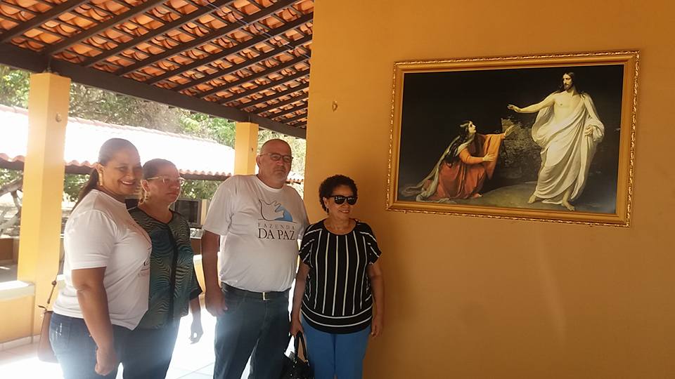 Senadora acompanhada dos coordenadores Célio Luiz Barbosa e Eliane Silva