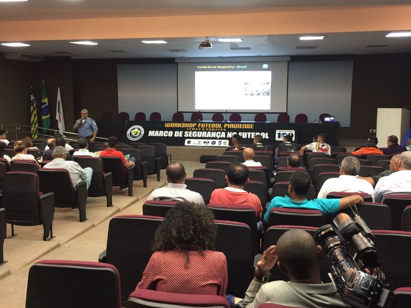 Palestra sobre segurança nos estádios