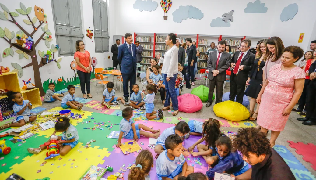 Wellington Dias entrega reforma da  Cromwell de Carvalho