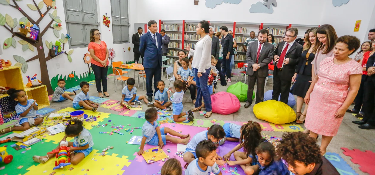 Wellington Dias entrega reforma da  Cromwell de Carvalho