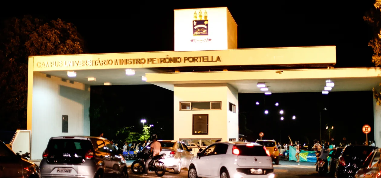 Estudantes não conseguem entrar na UFPI