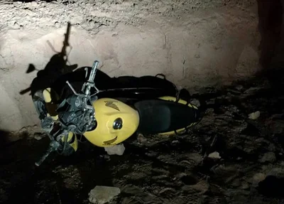 Motocicleta que foi roubada e usando durante a fuga