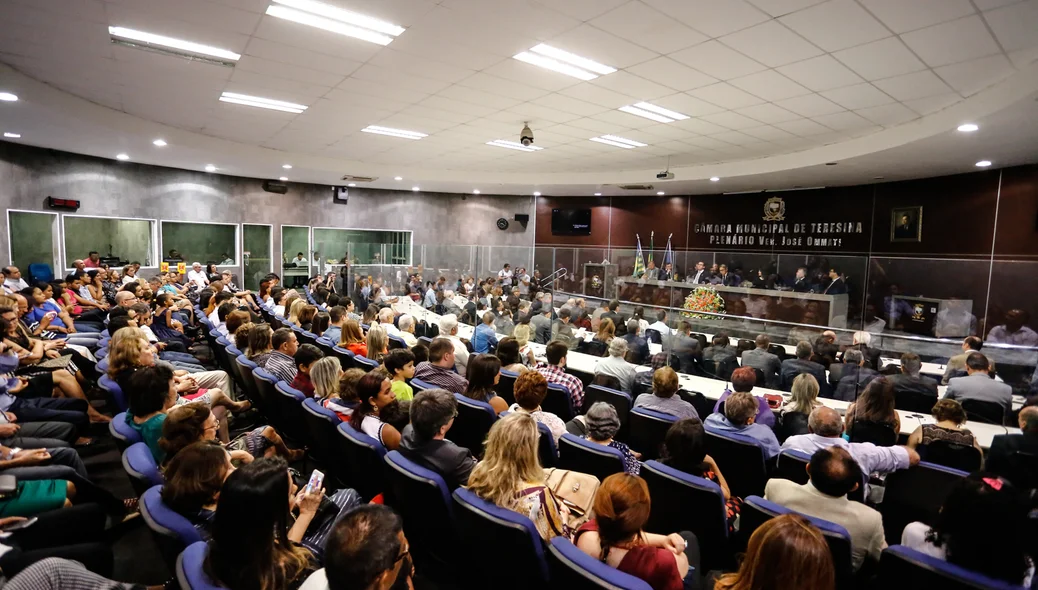 Familiares acompanham a solenidade 