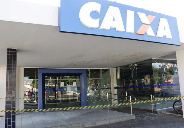 Bandidos explodem caixa eletrônico na Kennedy em Teresina
