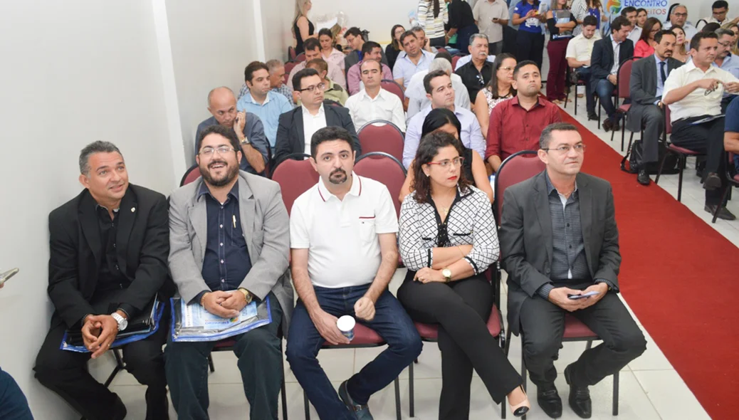 Encontro atrai prefeitos de outras região