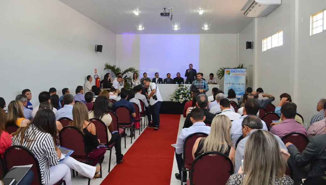 Encontro reúne prefeitos na ciade de Picos