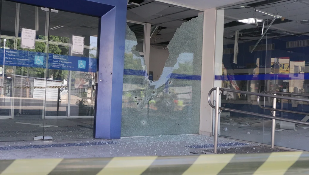 Parte da agência ficou destruída
