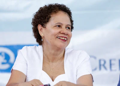 Senadora Regina Sousa