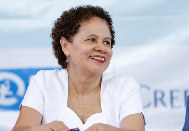 Senadora Regina Sousa