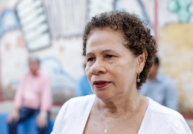 Senadora Regina Sousa