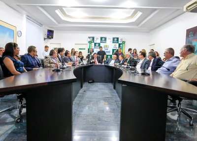 O evento aconteceu no salão azul