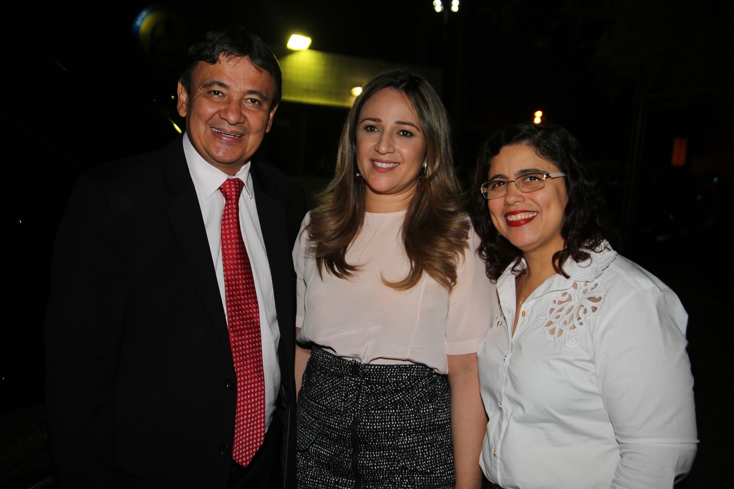 Patrícia Leal ao lado de Wellington Dias e Rejane Dias