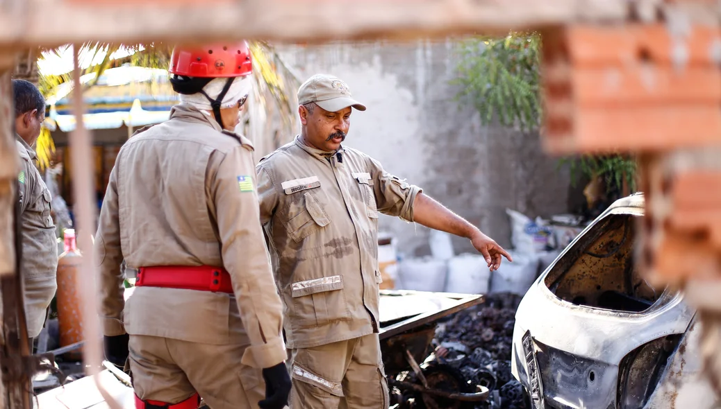 Corpo de Bombeiros fazem os precedimentos legais 