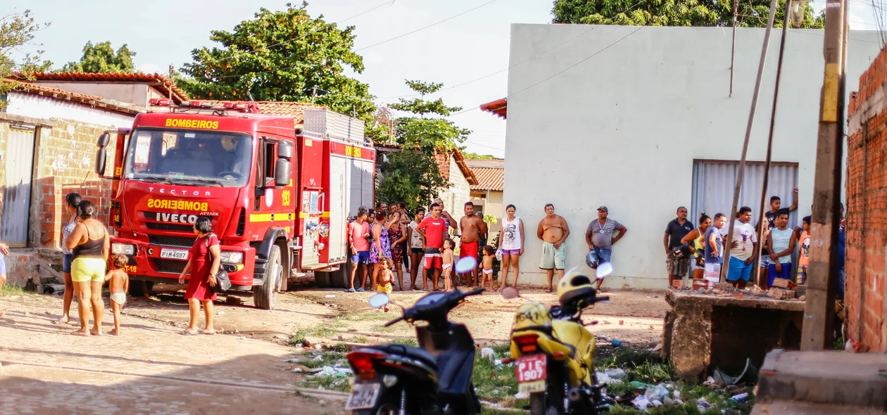 Explosão na Rua do Passeio, no bairro São Pedro 