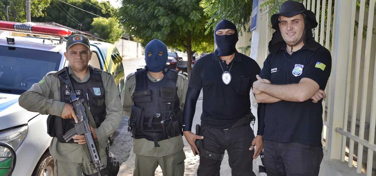 Policiais militares e civis em Cocal