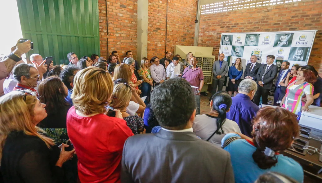 Entrega de equipamentos para as escolas do piauí