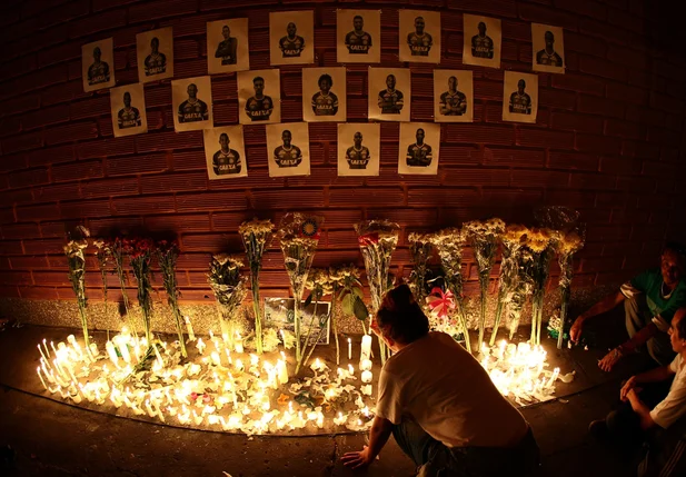 Homenagem às vítimas do acidente envolvendo o avião que transportava a equipe da Chapecoense