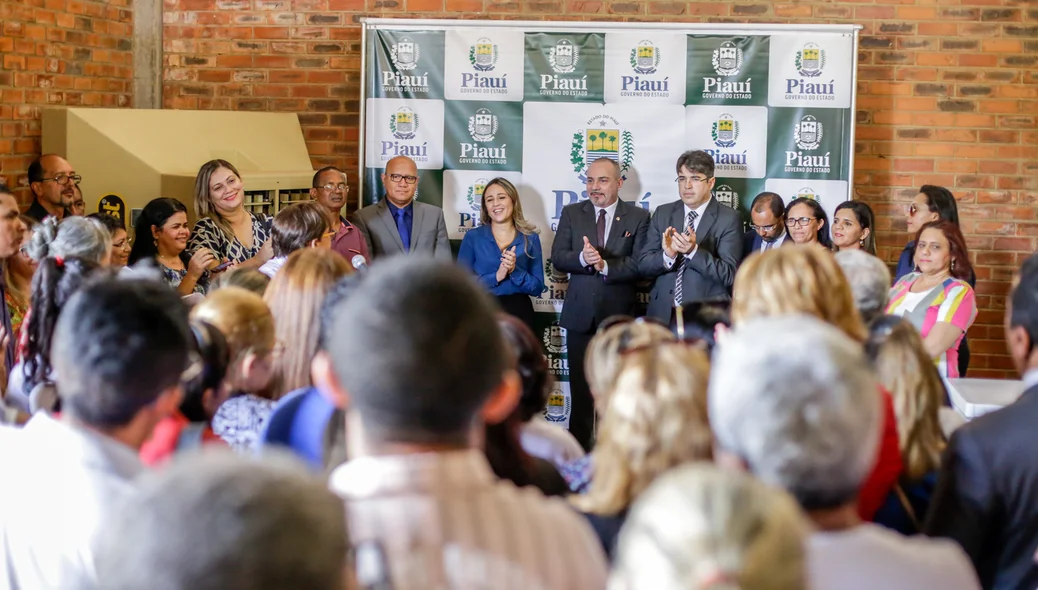 Solenidade de entrega de equipamentos para escolas do piauí