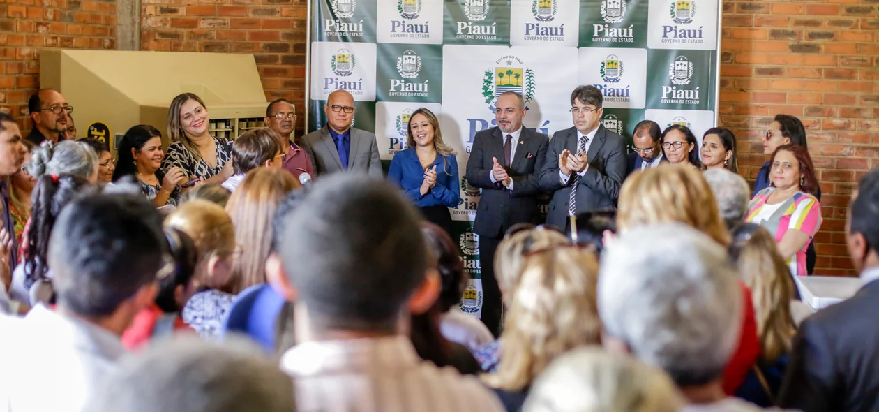 Solenidade de entrega de equipamentos para escolas do piauí