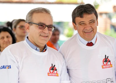 Wellington e Firmino vestem a camisa contra a dengue
