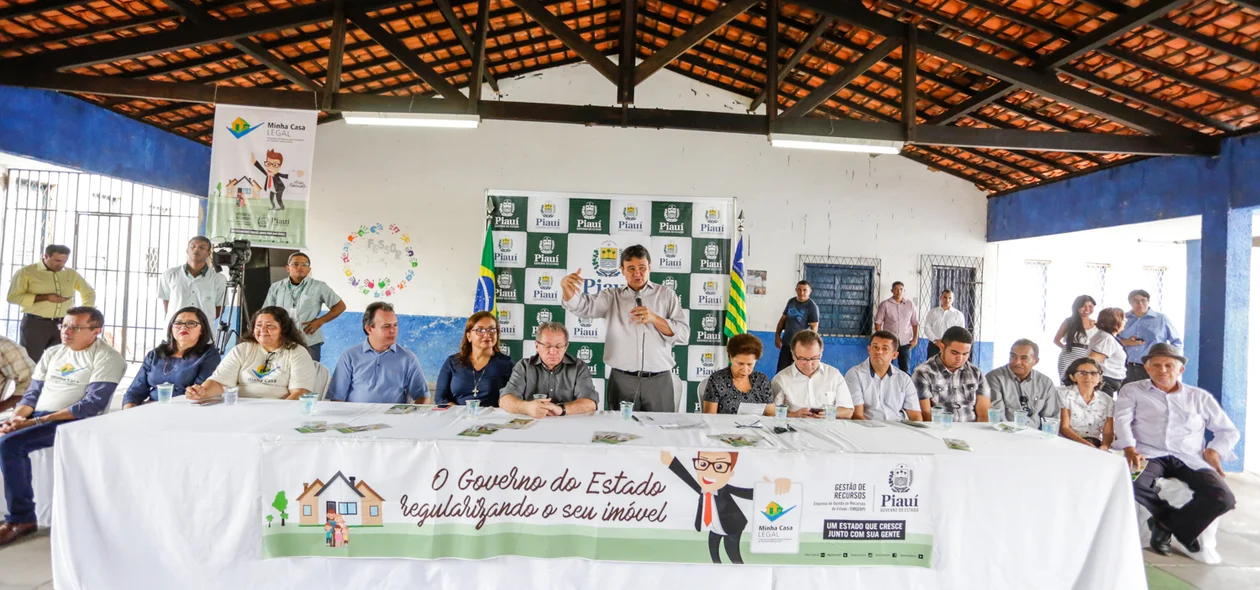 Autoridades presentes na solenidade