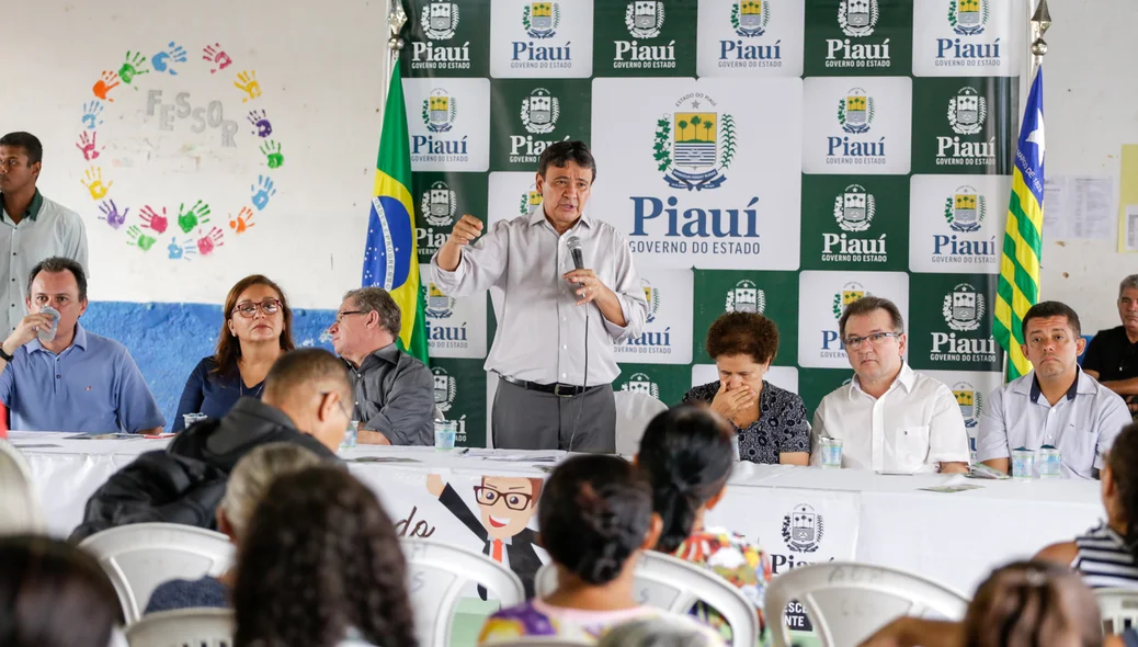 Governador Wellington Dias surante seu pronunciamento