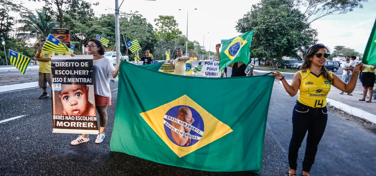 Brasil Melhor e Avança Piauí fazem ato em Teresina