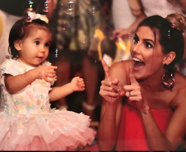 Maria Flor e Deborah Secco