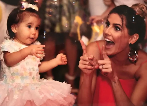 Maria Flor e Deborah Secco