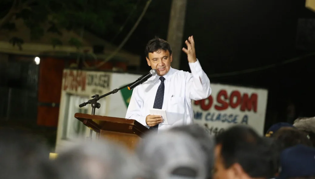 Wellington Dias durante pronunciamento