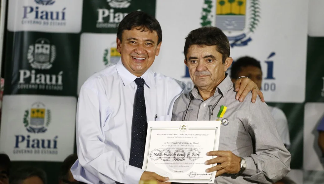 Wellington entrega da medalha pecuária.jpg
