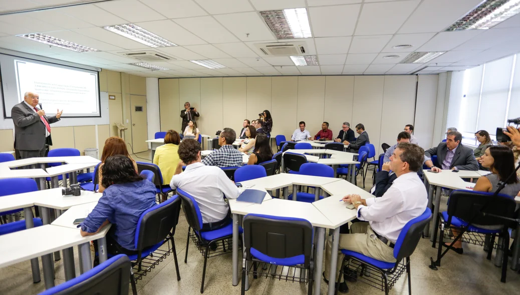 Autoridades presentes na solenidade