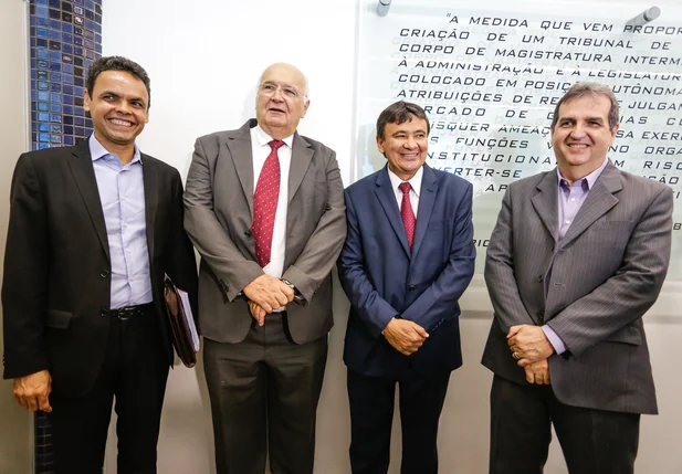 Governador Wellington Dias vistia Presidente do TCE