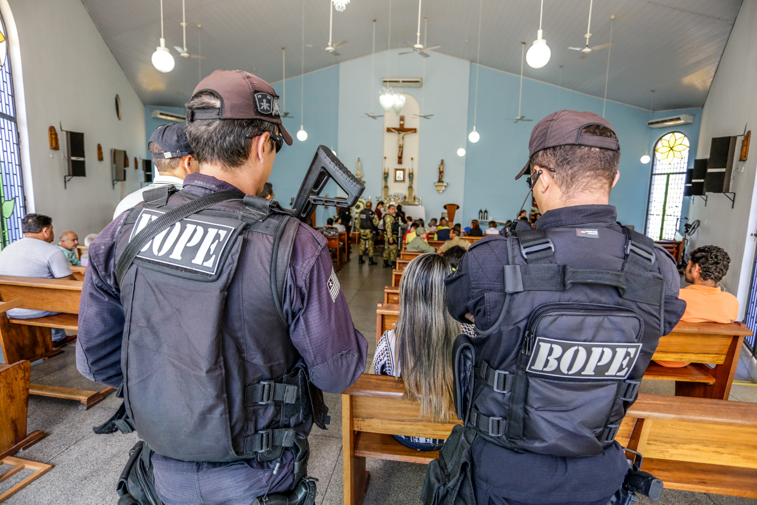 Policias do BOPE prestam suas ultimas homenagens