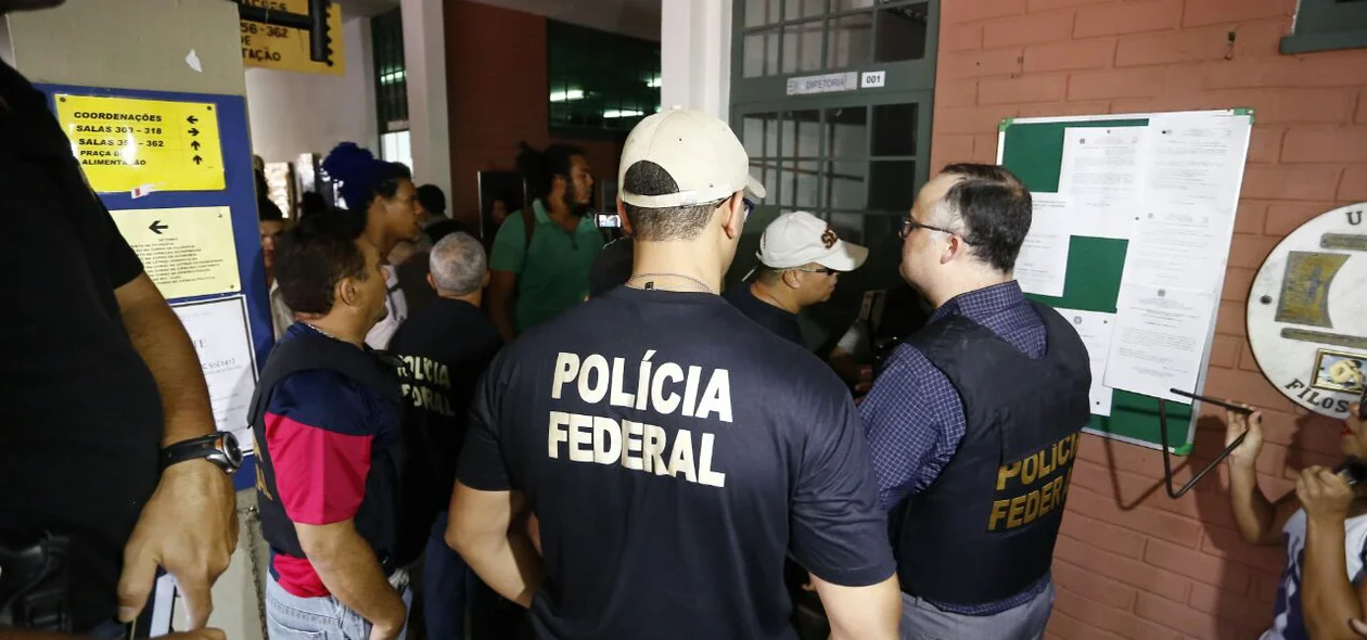 Professor se tranca em sala após protesto de estudantes na UFPI