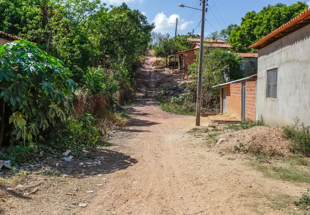 Moradores sofrem com falta de pavimentação na Vila Irmã Dulce