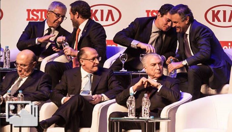 Sério Moro e Aécio Neves durante evento da revista IstoÉ