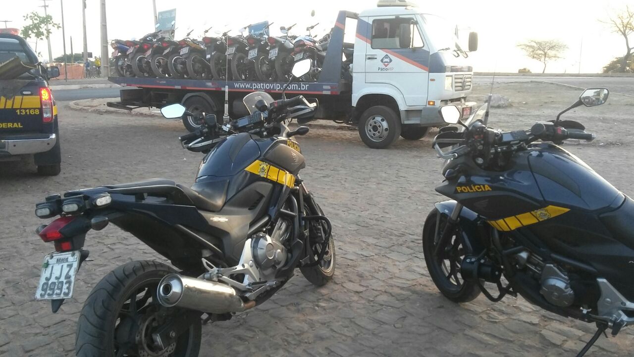 PRF apreende 67 motocicletas durante fiscalização em PRF apreende 67 motocicletas durante fiscalização em