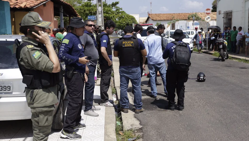 A Polícia Militar e a Civil estiveram no local